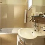 Hotell Gabriel Paris Issy-les-Moulineaux