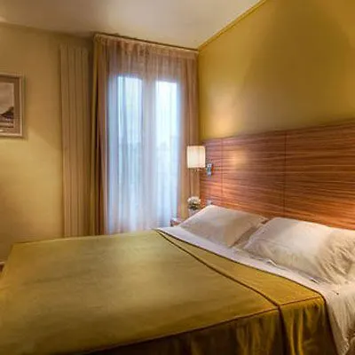 酒店 Gabriel Paris 3*